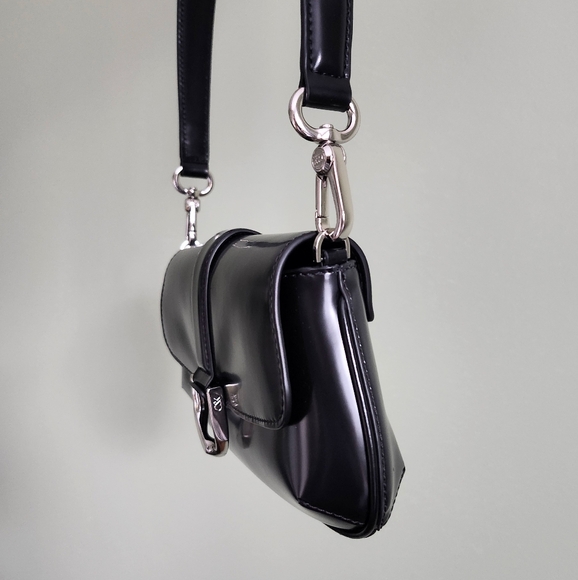 Charles & Keith Gabine Leather Elongated Shoulder Bag in Black - Picture 3 of 9